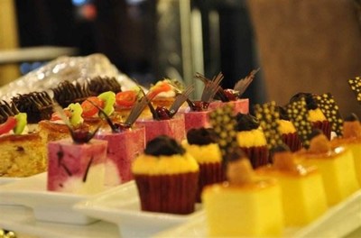 金日葵宴会外卖 专业茶歇服务礼仪与餐饮服务解析